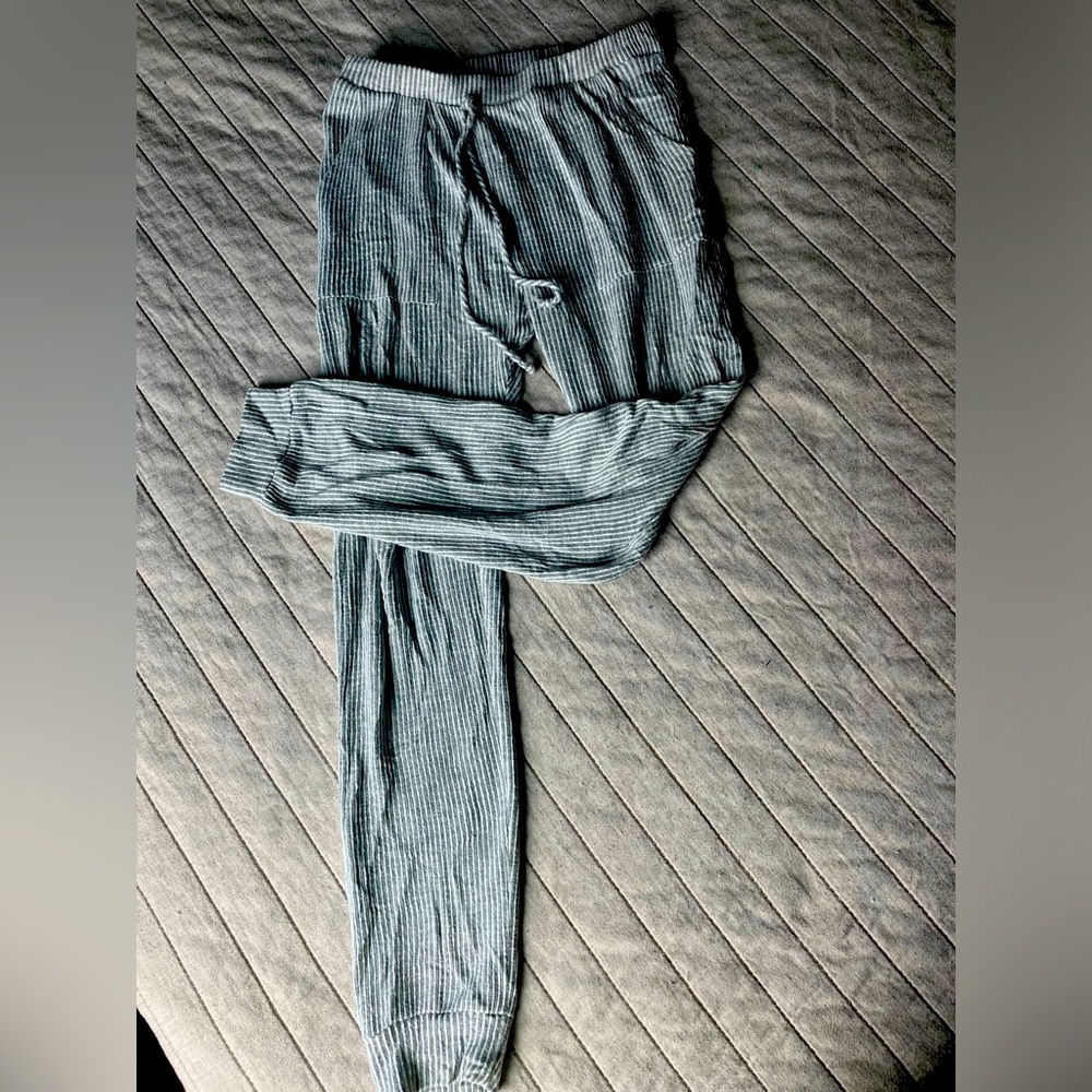 Caution To The Wind Pinstripe Sweatpants / M